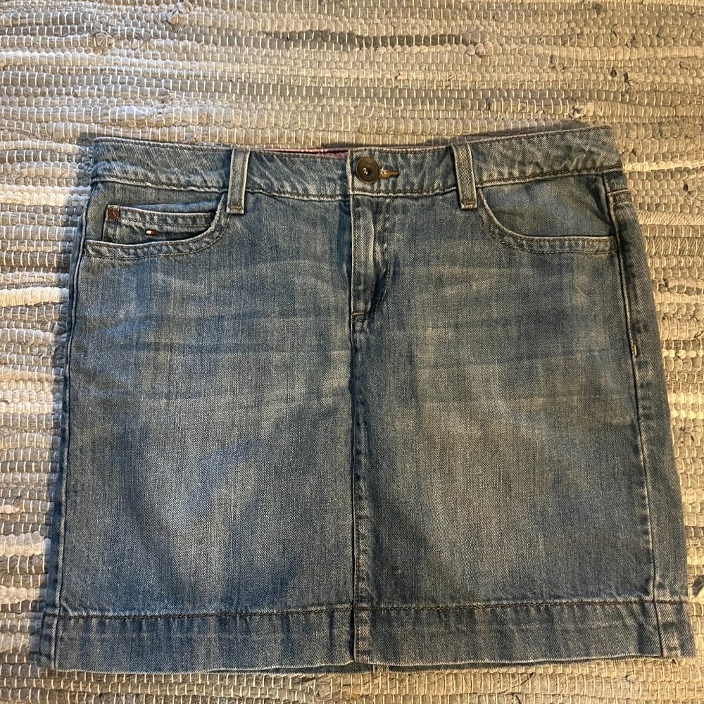 TOMMY HILFIGER DENIM SKIRT SIZE 6